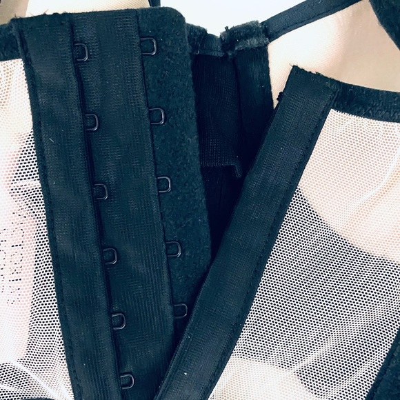 Victoria secret crop top or bra - Picture 4 of 6